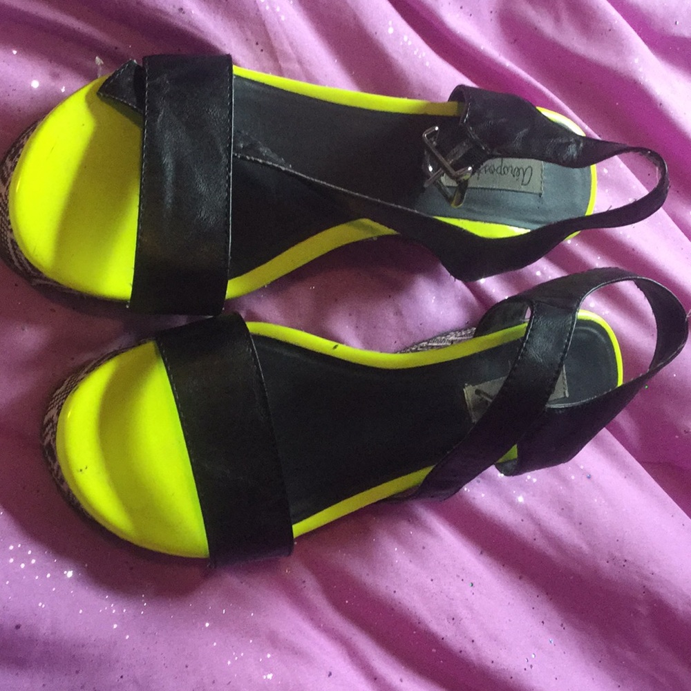 Wege heels